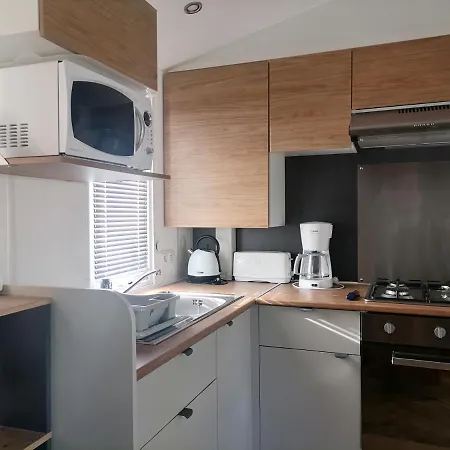 Campsite Mobil-home 2 Camping 4 Etoiles Frejus