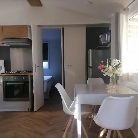 Mobil-home 2 4 Etoiles キャンプ場
